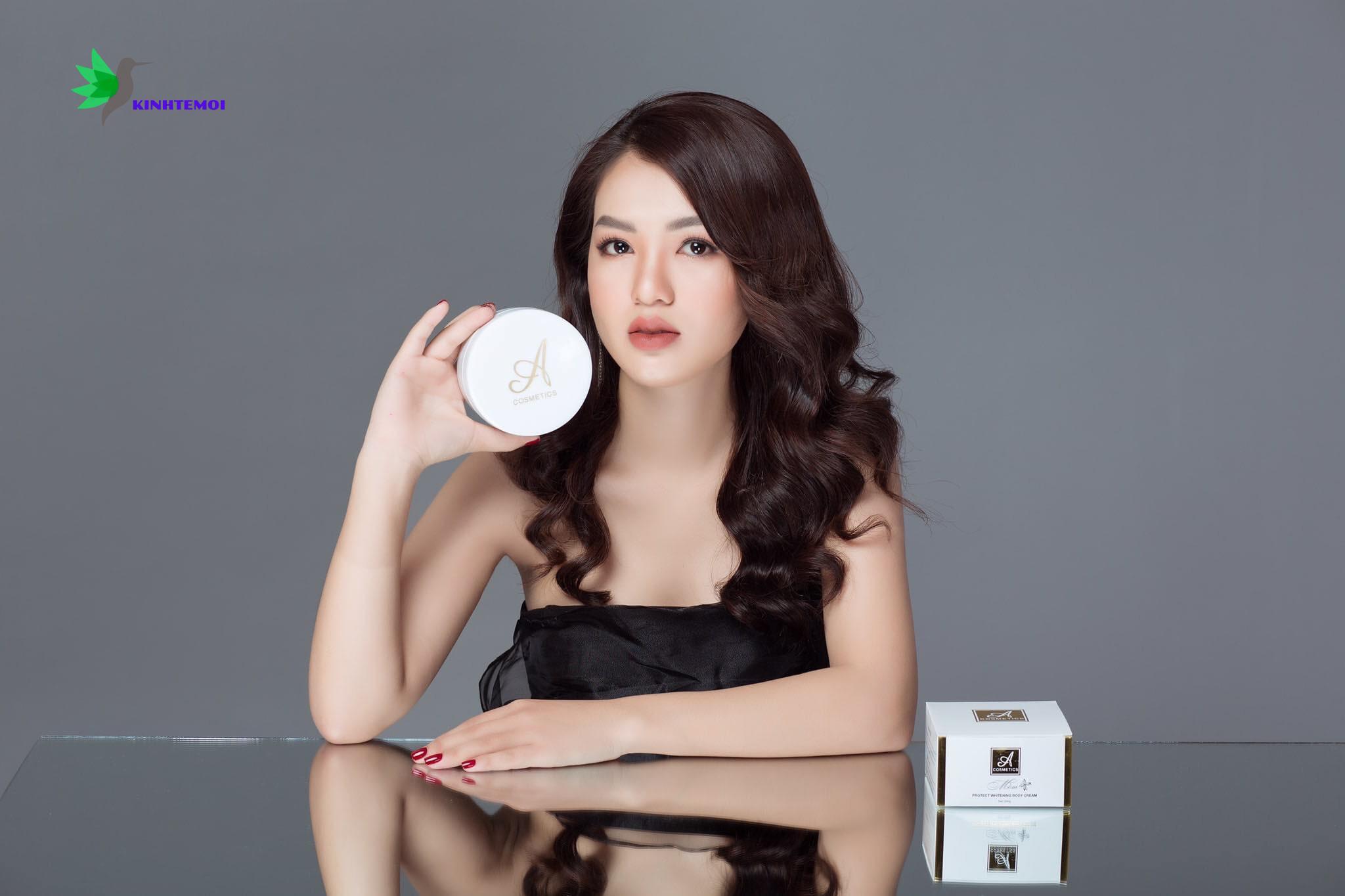 Giám Đốc Kinh Doanh miền trung của thương hiệu Acosmetic khi vừa tròn 22 tuổi