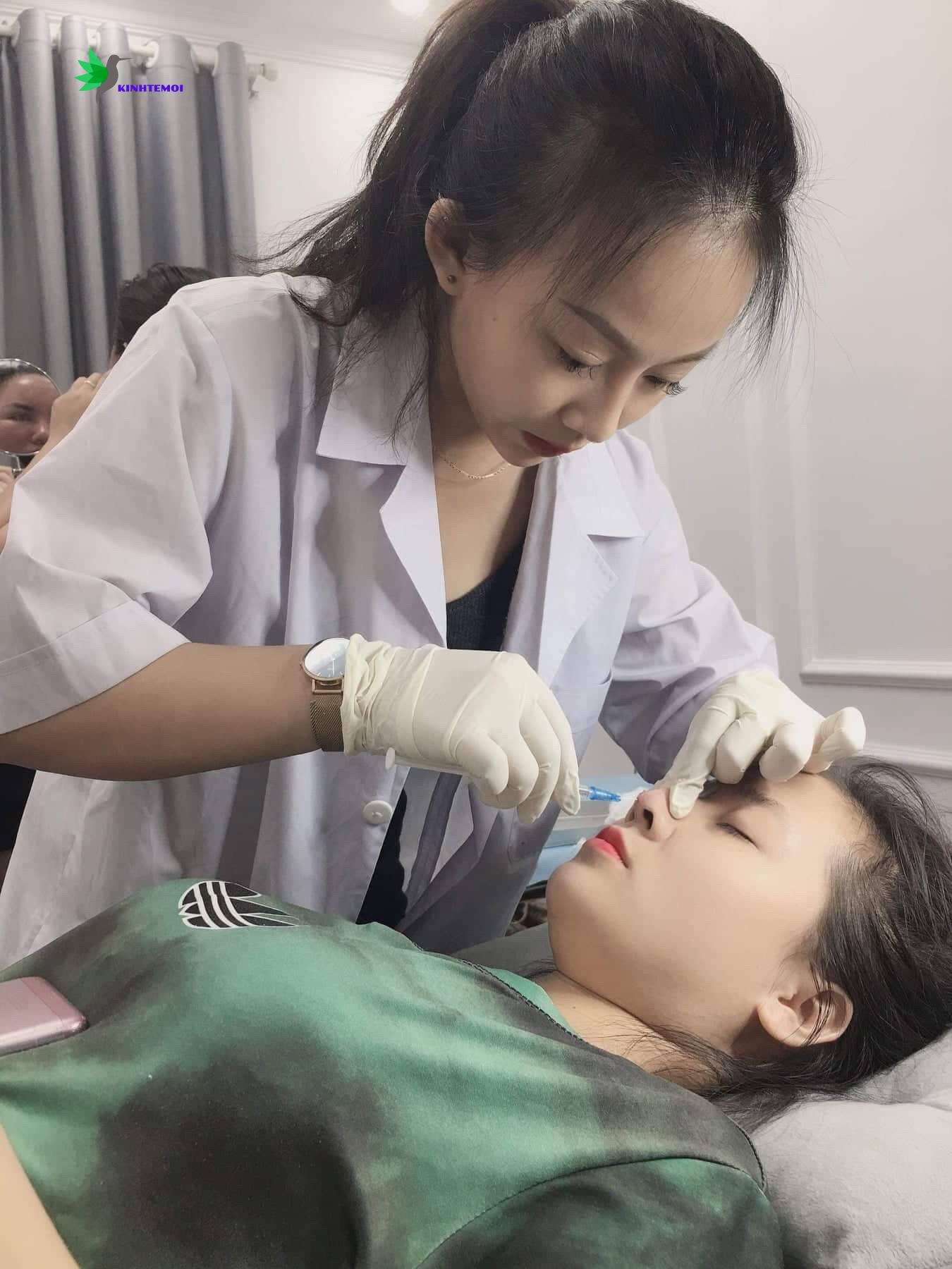 Bằng lòng yêu nghề và sự nhiệt huyết của mình cô luôn siêng năng học hỏi và cố gắng từng ngày