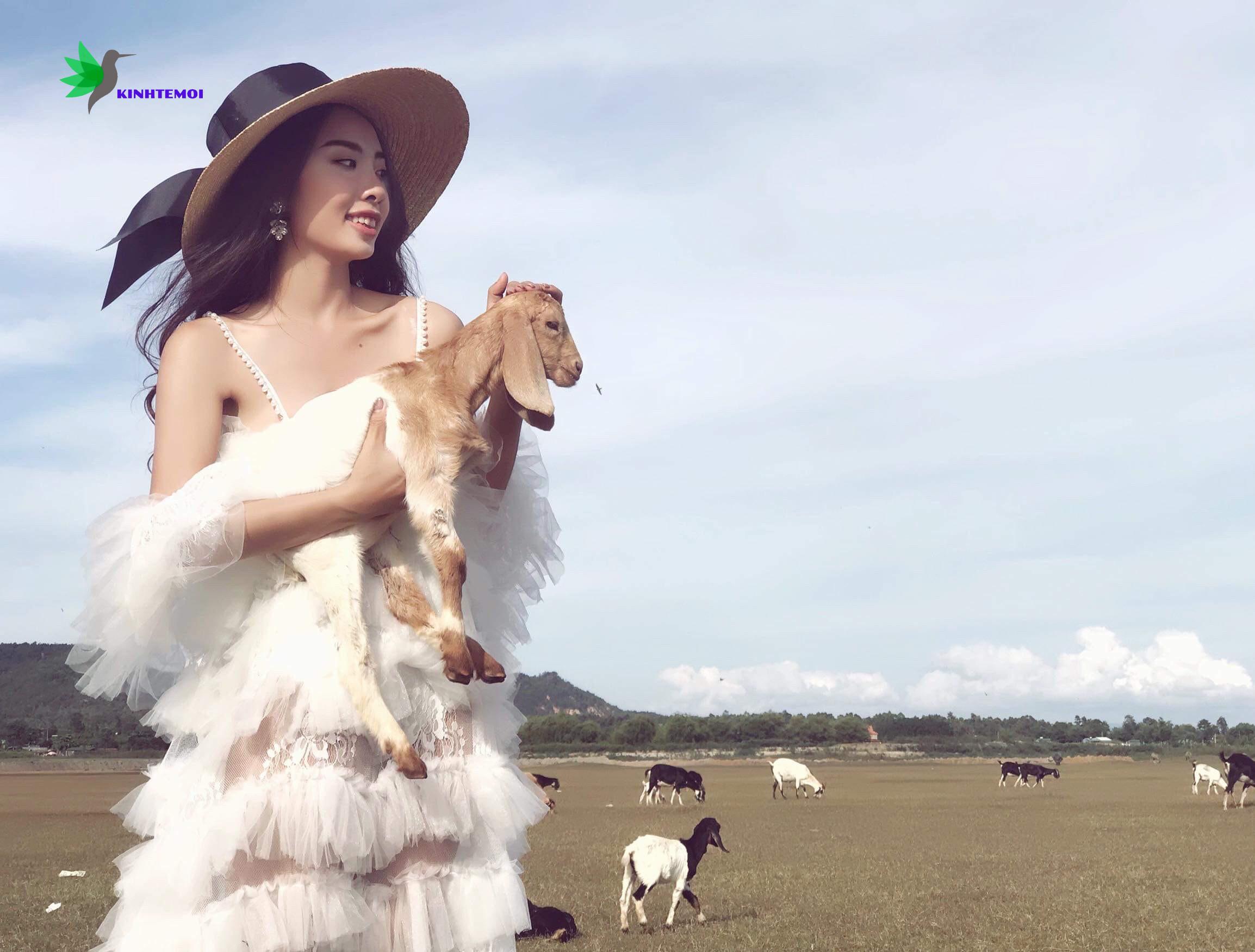 Cháy hết mình với sức trẻ cô nàng nhiệt huyết, yêu nghề sống trọn với tình yêu makeup
