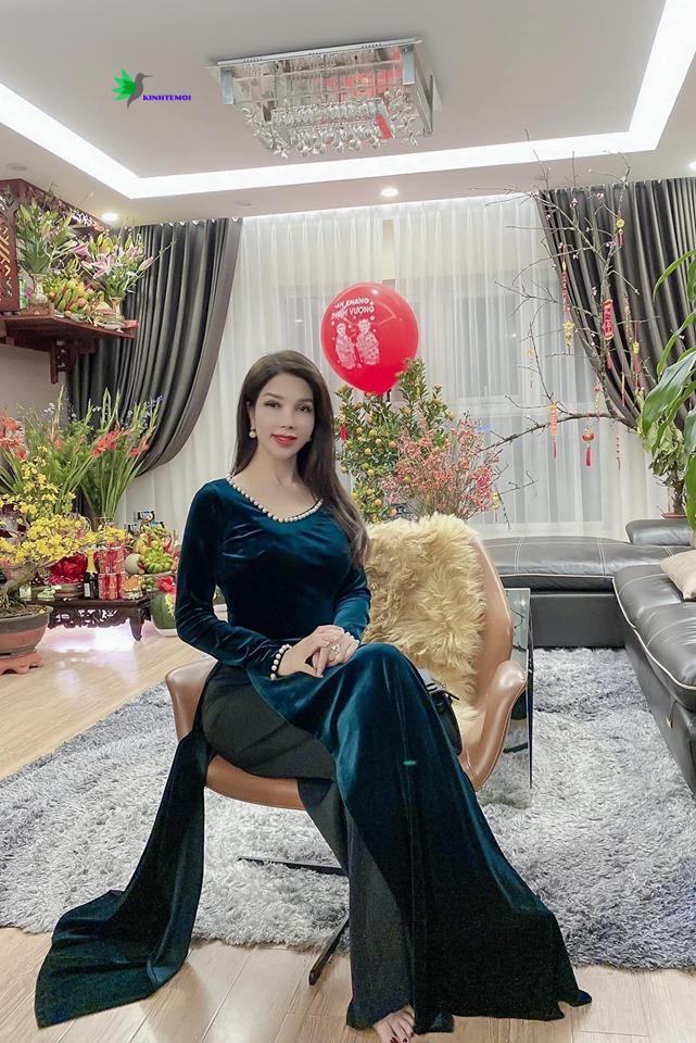 HỒNG PHẠM – BÔNG HỒNG LUÔN KHOE SẮC Ở TUỔI 46