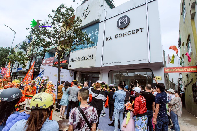 KA CONCEPT- thương hiệu thời trang cao cấp do Chúc Ánh sáng lập.