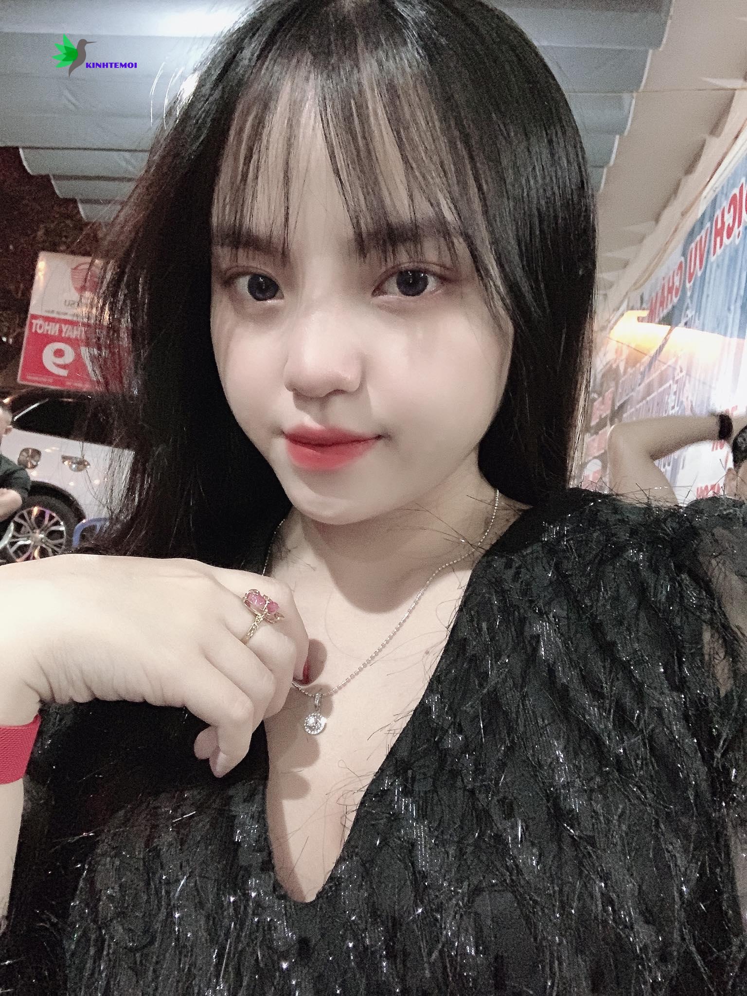 Hà Nhi đã dùng số vốn ít ỏi để bắt đầu kinh doanh mỹ phẩm V.AURORA