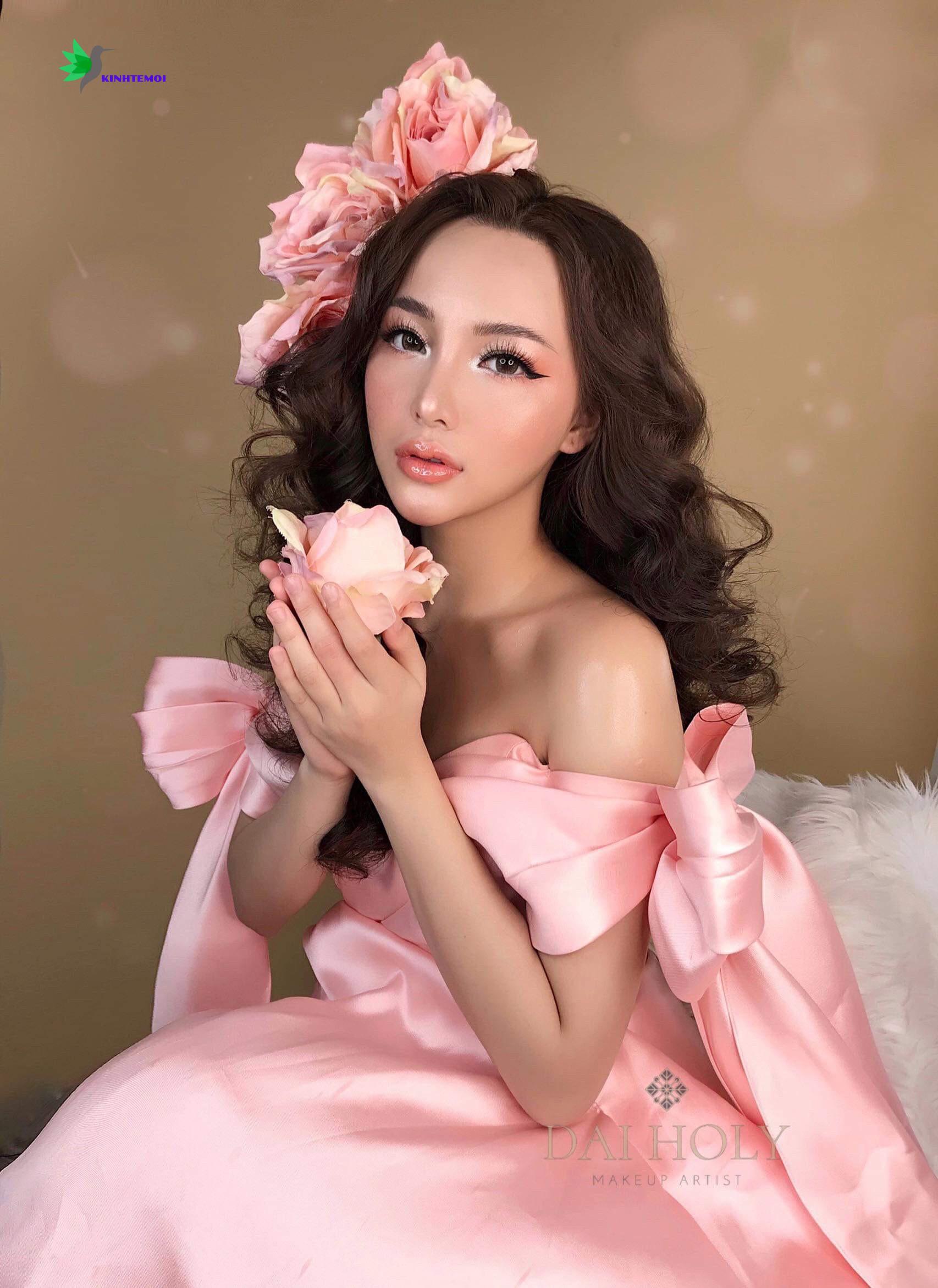 Cô nàng luôn chỉ dạy nhiệt tình và tiếp lửa đam mê cho chính những học viên của mình.