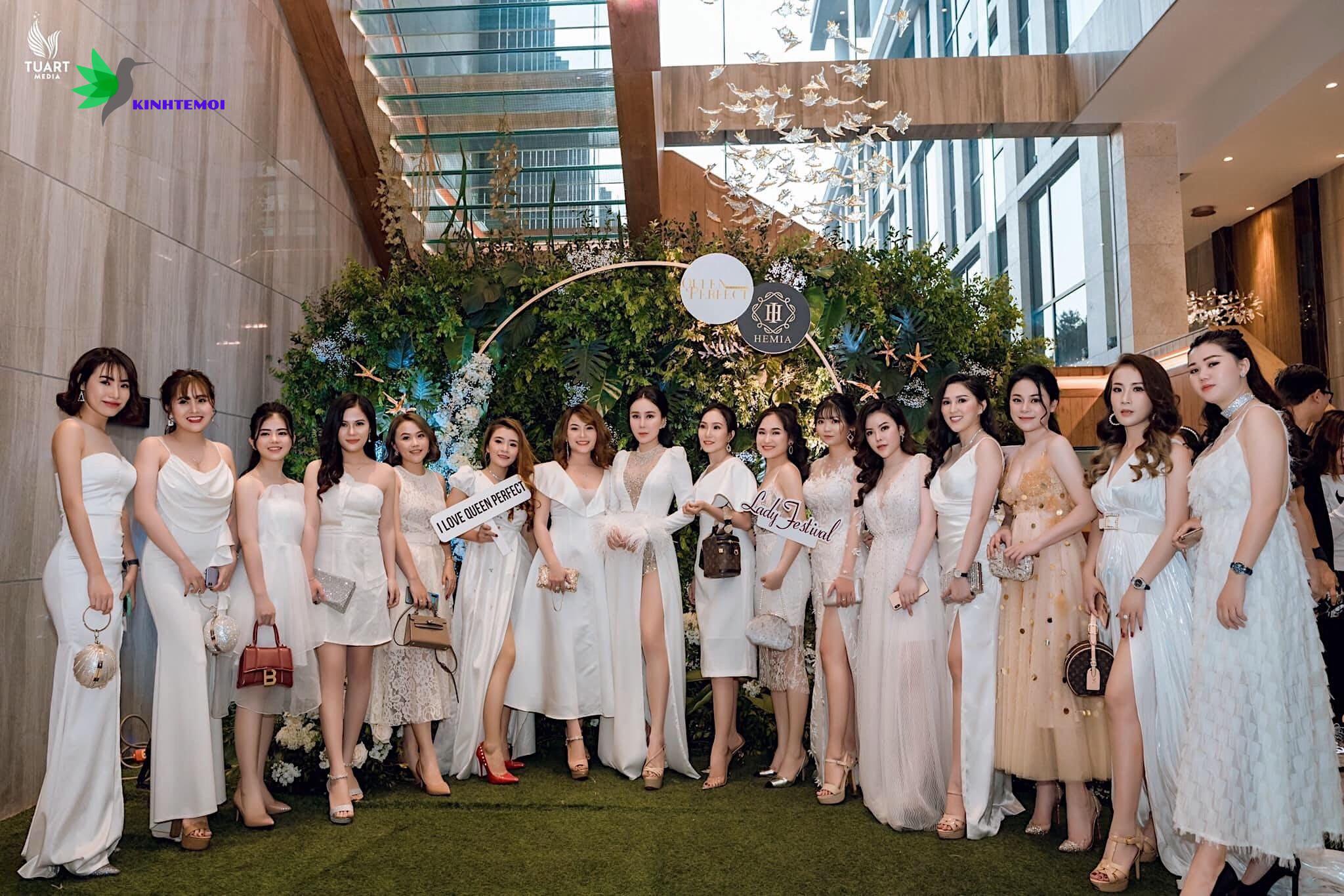 Đến nay hệ thống mỹ phẩm Queenie Perfect của Chị Tuyết đã hơn 50 thành viên 