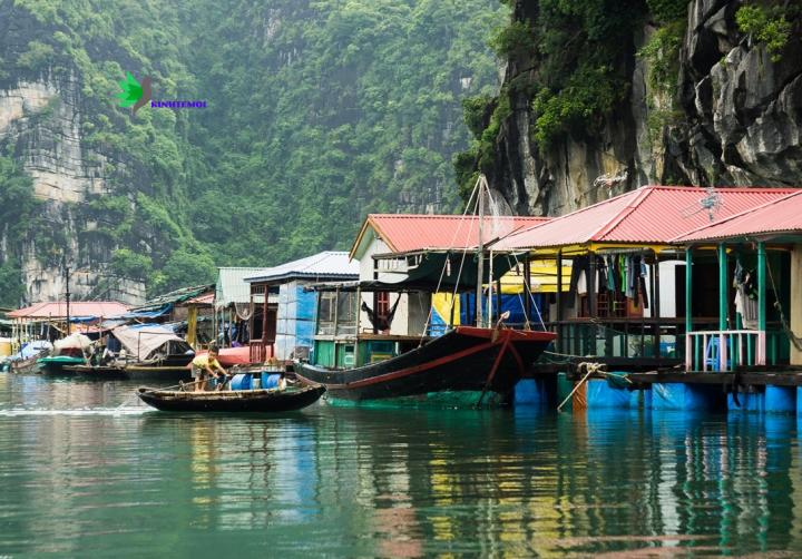 Làng Chài Cửa Vạn là nơi lưu trữ nhiều nét truyền thống đặc sắc