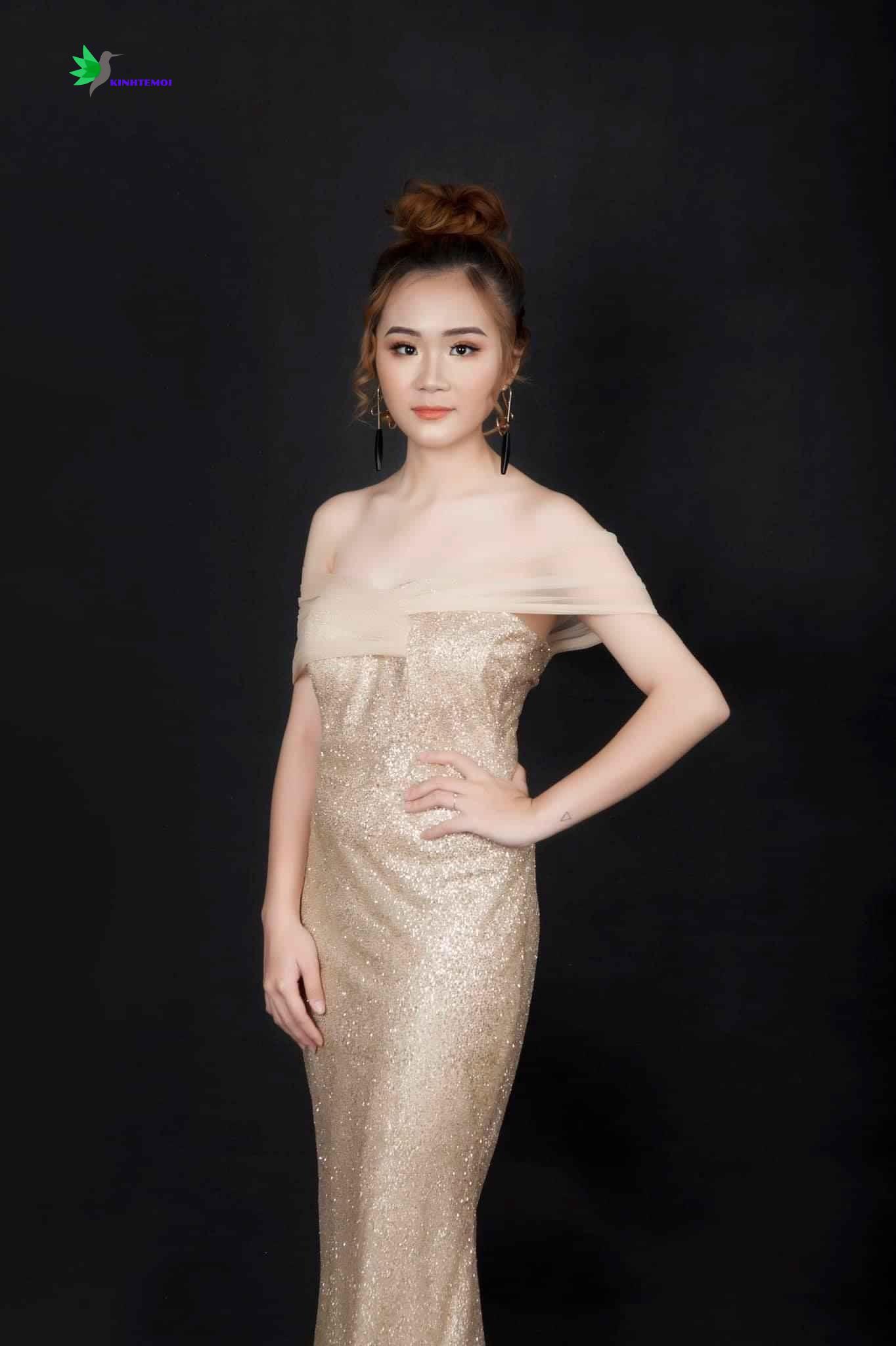Chân dung của nữ doanh nhân trẻ - Ánh Hồng
