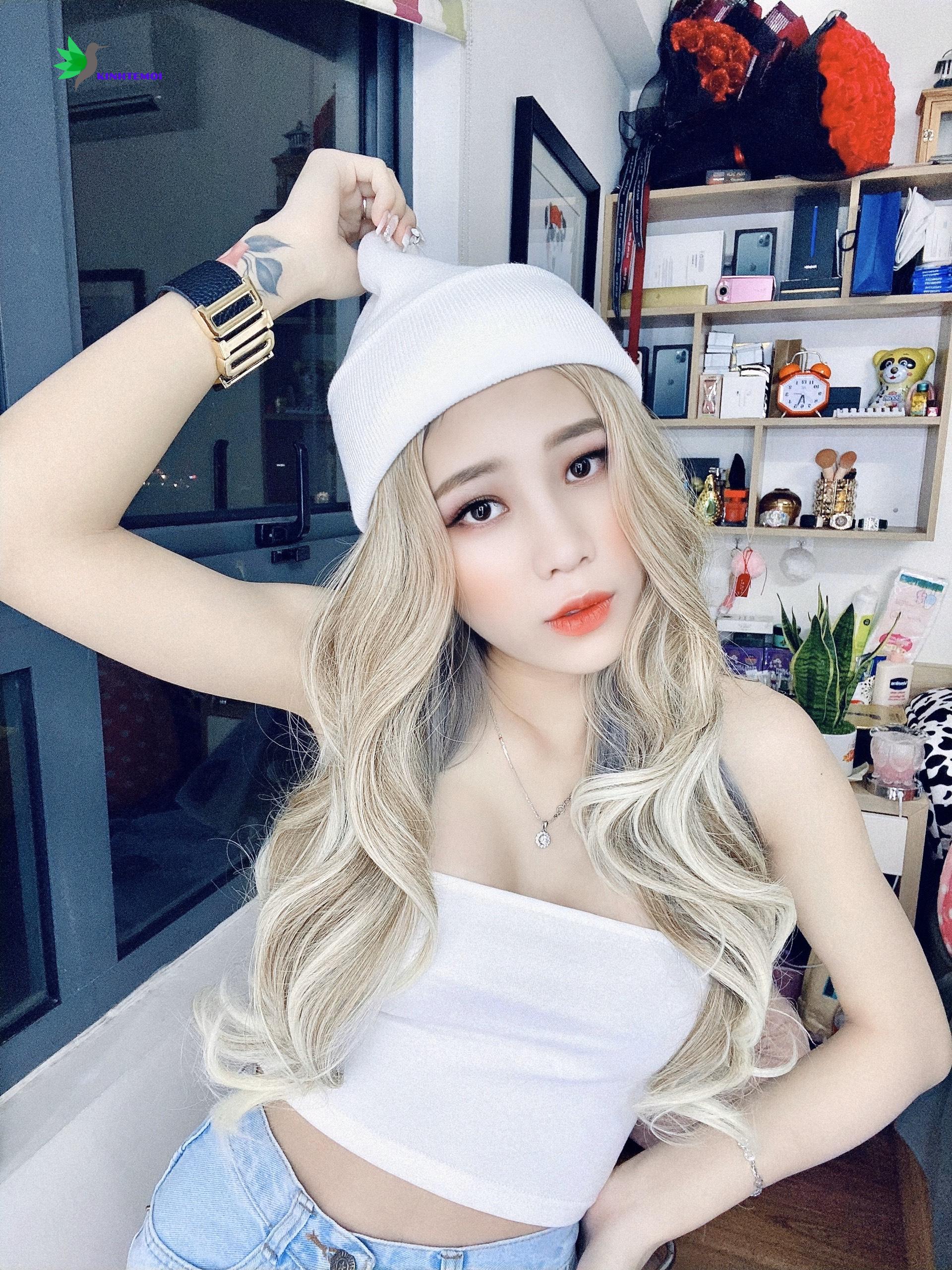 Trinh Thỏ - Cô Hot Girl Xinh Đẹp Khiến Bao Người Say Đắm - Kinh Tế Mới