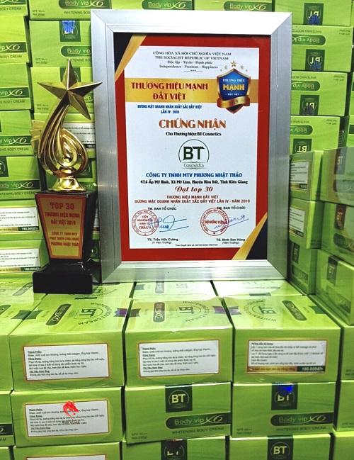 kem body trắng da