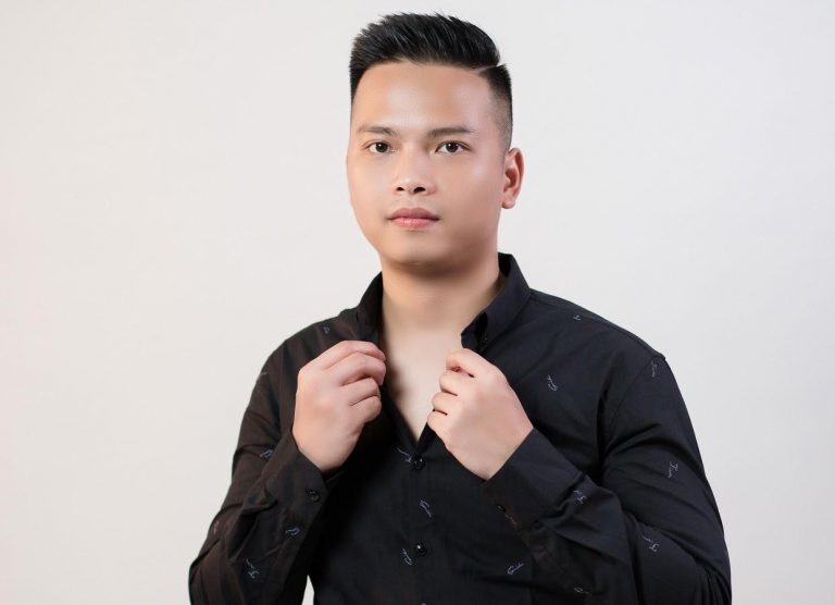 MASTER KHAC LOC PHAN – đi đầu công nghệ HAIRSTROKES (điêu khắc chân mày bằng máy) tại Huế