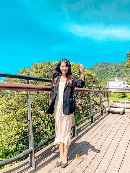 "Búp bê" 9x rạng rỡ và hài lòng với cuộc sống hiện tại của mình.