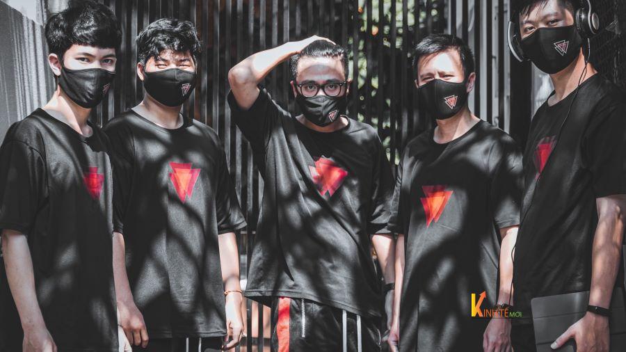 " Mình muốn cho bất kì người nào đến với US Hunter, họ đều phải hiểu được đôi giày họ sắp mua " - Hồ Anh Huy chia sẻ