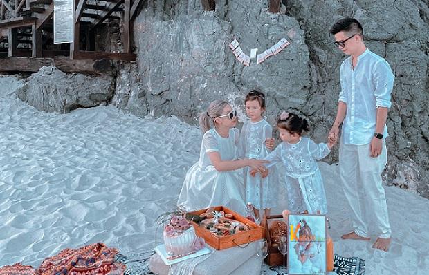 Gia đình hạnh phúc với hai nhóc tì của 8x Vân Nhi