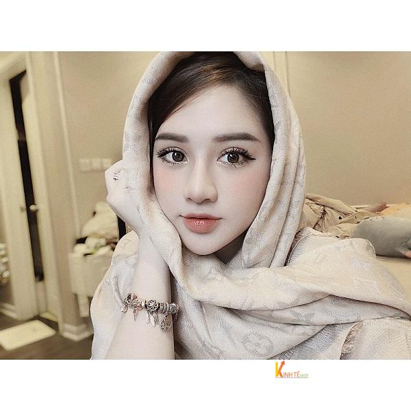 Hotgirl Bùi Kim Anh (1)