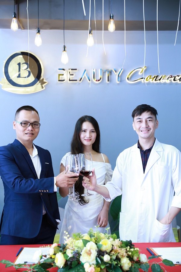 Chuyên gia thẩm mỹ Đặng Thúy Oanh - Cô gái được dự đoán sẽ "làm nên chuyện" trong tương lai