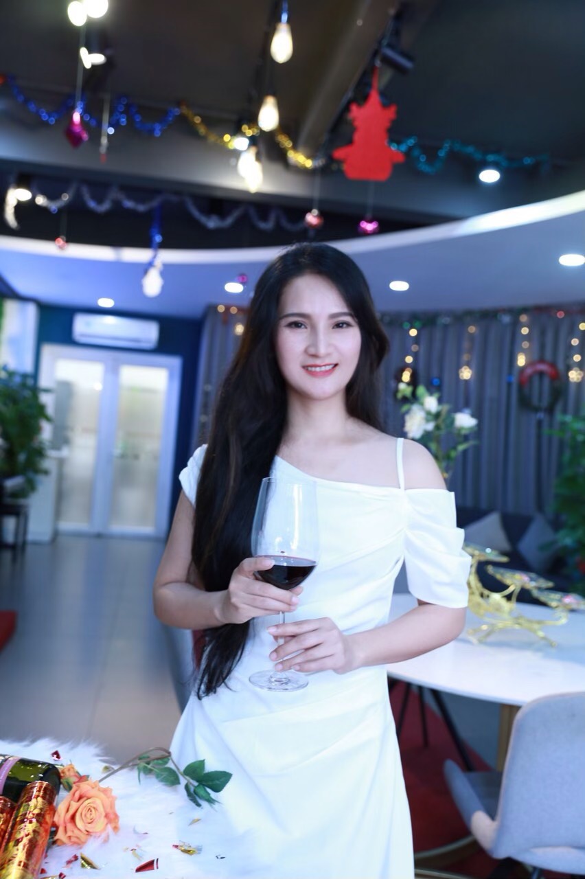 Đặng Thúy Oanh - Nữ giảng viên tài năng của học viên Spady Academy