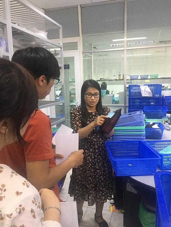 Giảng viên tâm huyết truyền đạt kiến thức cho các học viên