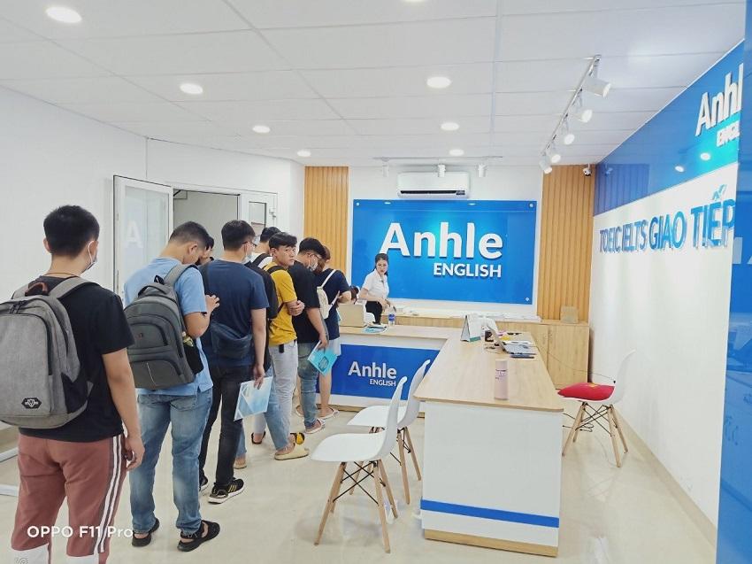 Anh Lê English luôn nhận được sự quan tâm đông đảo từ các bạn học sinh, sinh viên