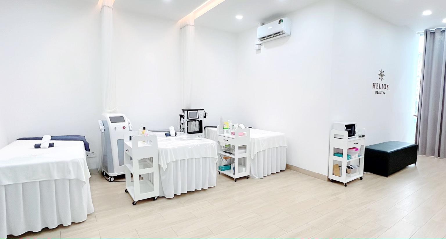 Helios Beauty Sài Gòn với không gian rộng rãi được đầu tư trang thiết bị hiện đại nhằm nâng cao chất lượng phục vụ khách hàng
